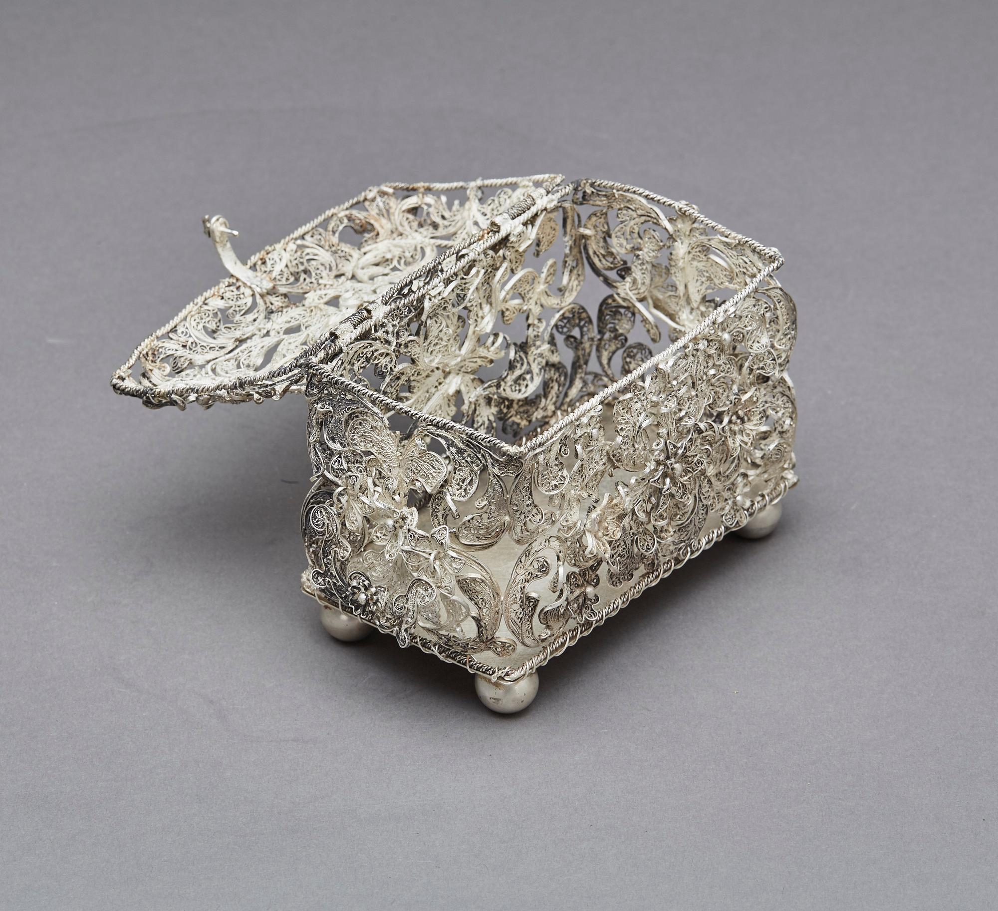 SMYCKESSKRIN, silver, filigranarbete, Ryssland/Polen, Goldman. Ca 380g.