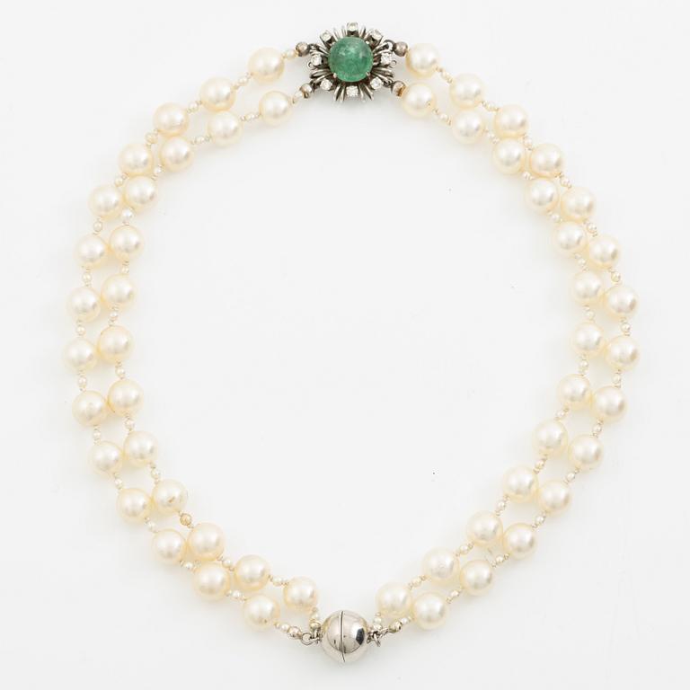 Collier odlade pärlor med två lås.