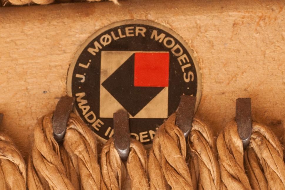 STOLAR, ett par, Niels Möller Danmark. Cites-intyg medföljer.