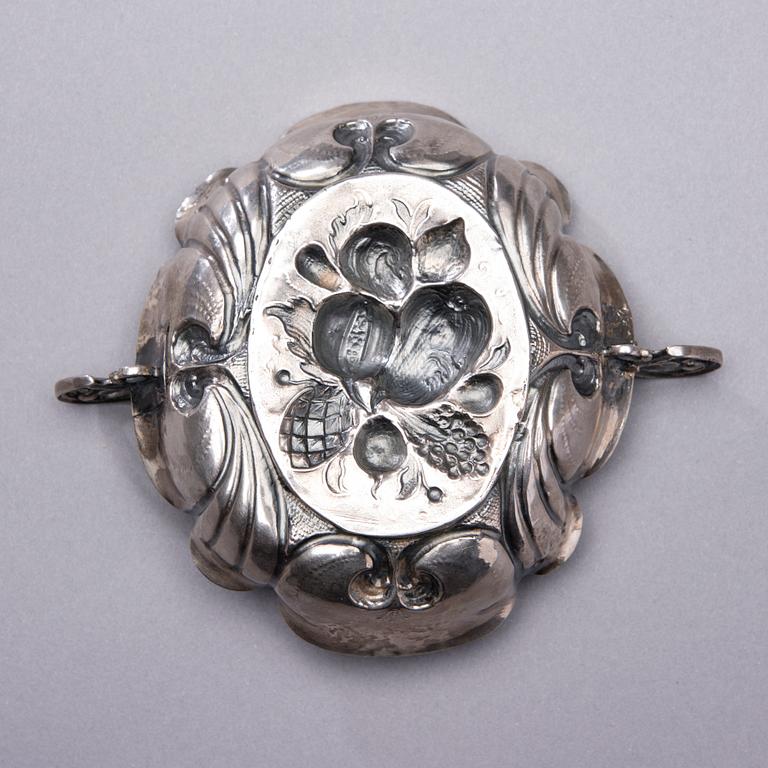 SWEET-MEAT BOWL, silver, probably Germany first half of the 18th century.