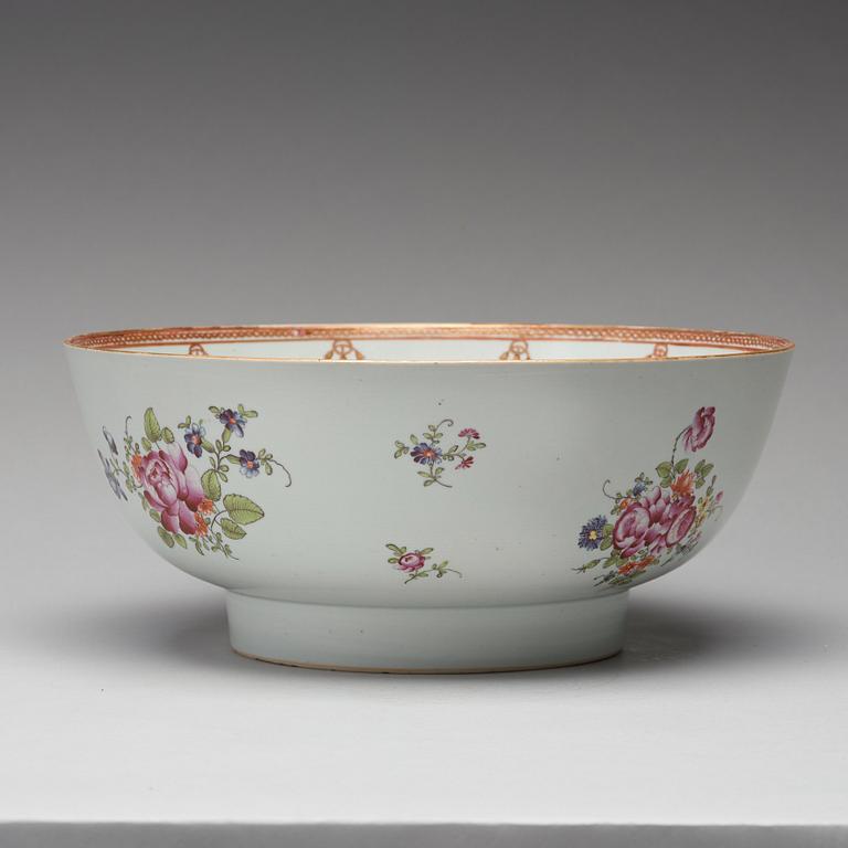 A famille rose punch bowl, Qing dynasty, Qianlong (1736-95).