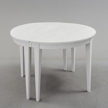 Dinnertable, 19th century.