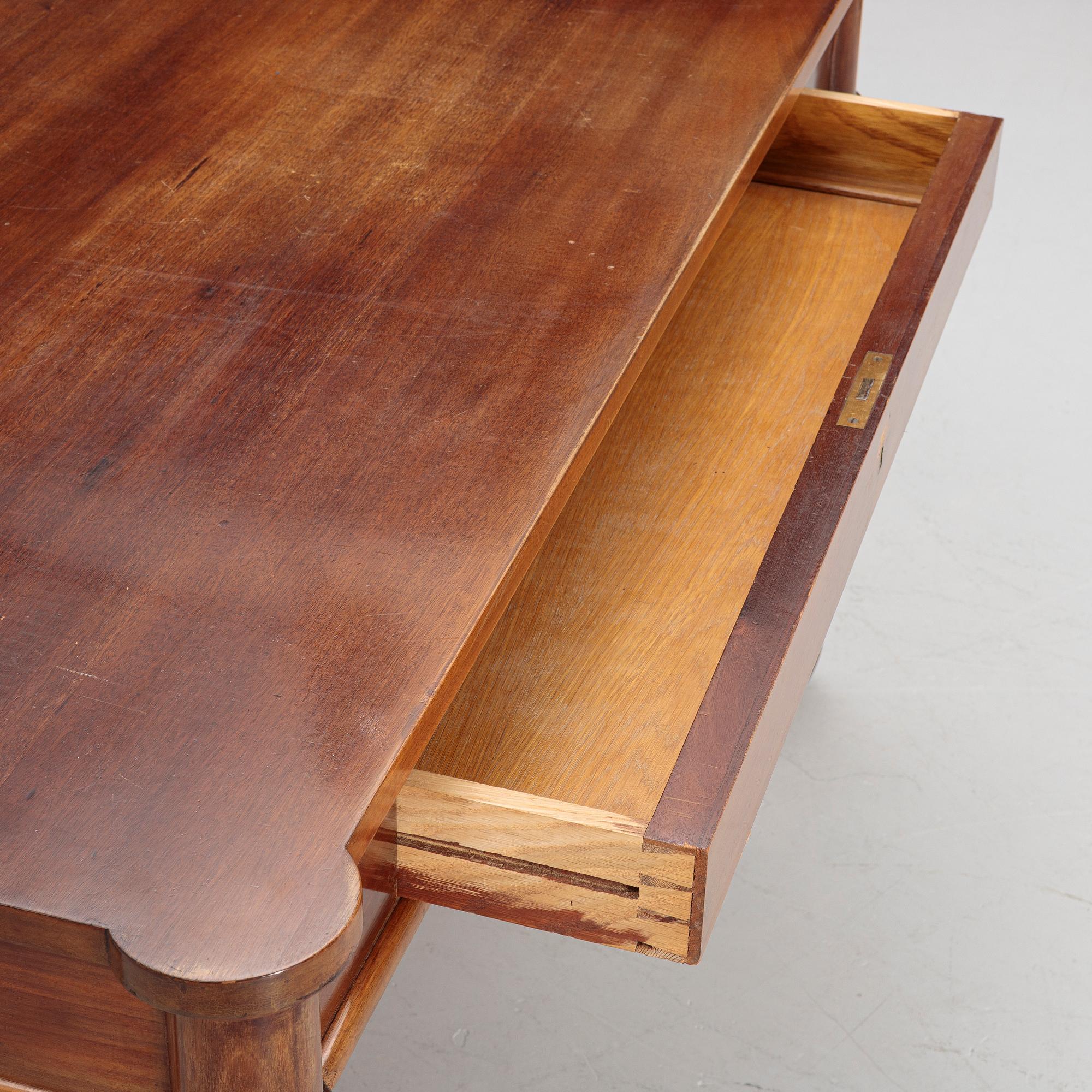 Skrivbord. Empirestil, omkring 1900.