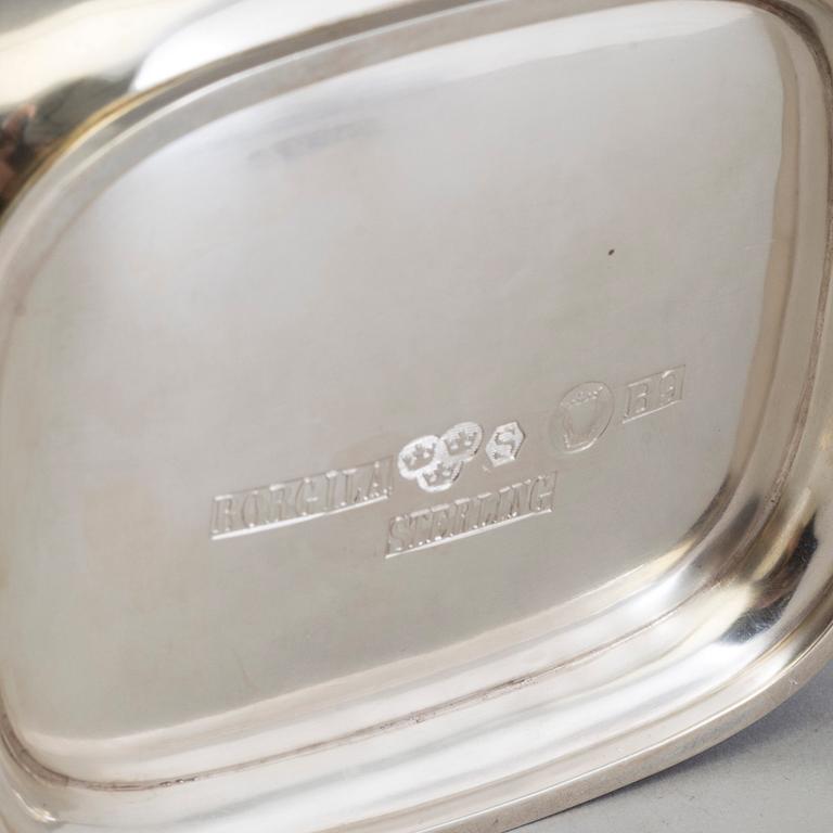 A sterlingsilver box and a sugar tong, Borgila, Stockholm 1952. Weight ca 425 grams.