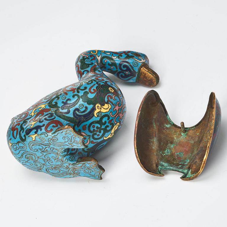 A cloissoné duck, Qing dynasty, 19th Century.