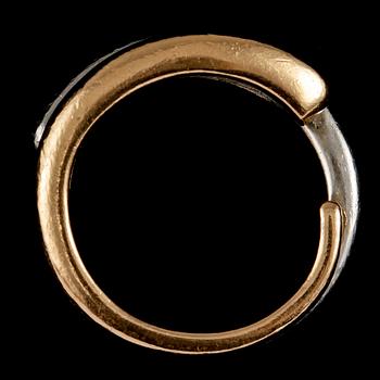 RING, platina samt 18k guld, Jarl Sandin, Göteborg, 1996. Vikt 12 g.