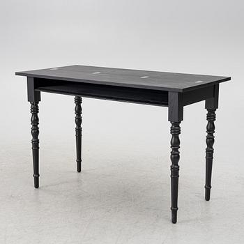 Marcel Wanders, a "Two top secretary desk", Moooi, Holland.