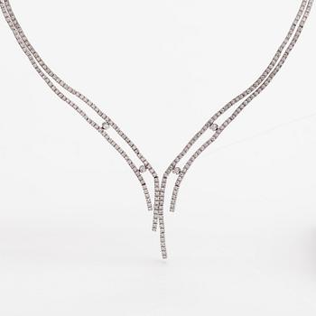 Halsband, 18K vitguld, diamanter ca 2.50 ct tot.
