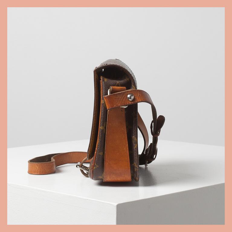 VÄSKA, Louis Vuitton.