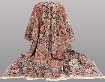 MATTA, Kashmir silke, ca 442 x 306 cm.