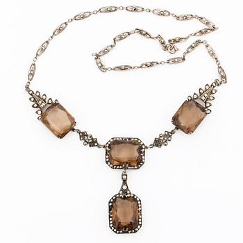 COLLIER, sterlingsilver, svenska importstämplar, 1920-30-tal. Vikt ca 24 gram.