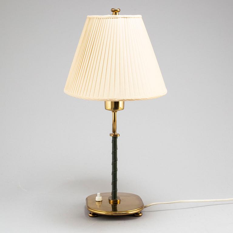 JOSEF FRANK, a table lamp modell no 2388 FIRMA SVENSKT TENN.