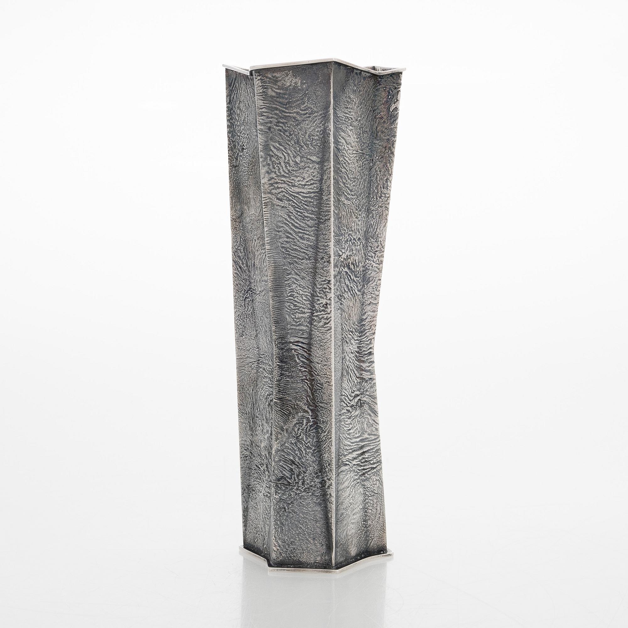 Tapio Wirkkala, a silver vase "TW 226", Kultakeskus, Hämeenlinna 1978.