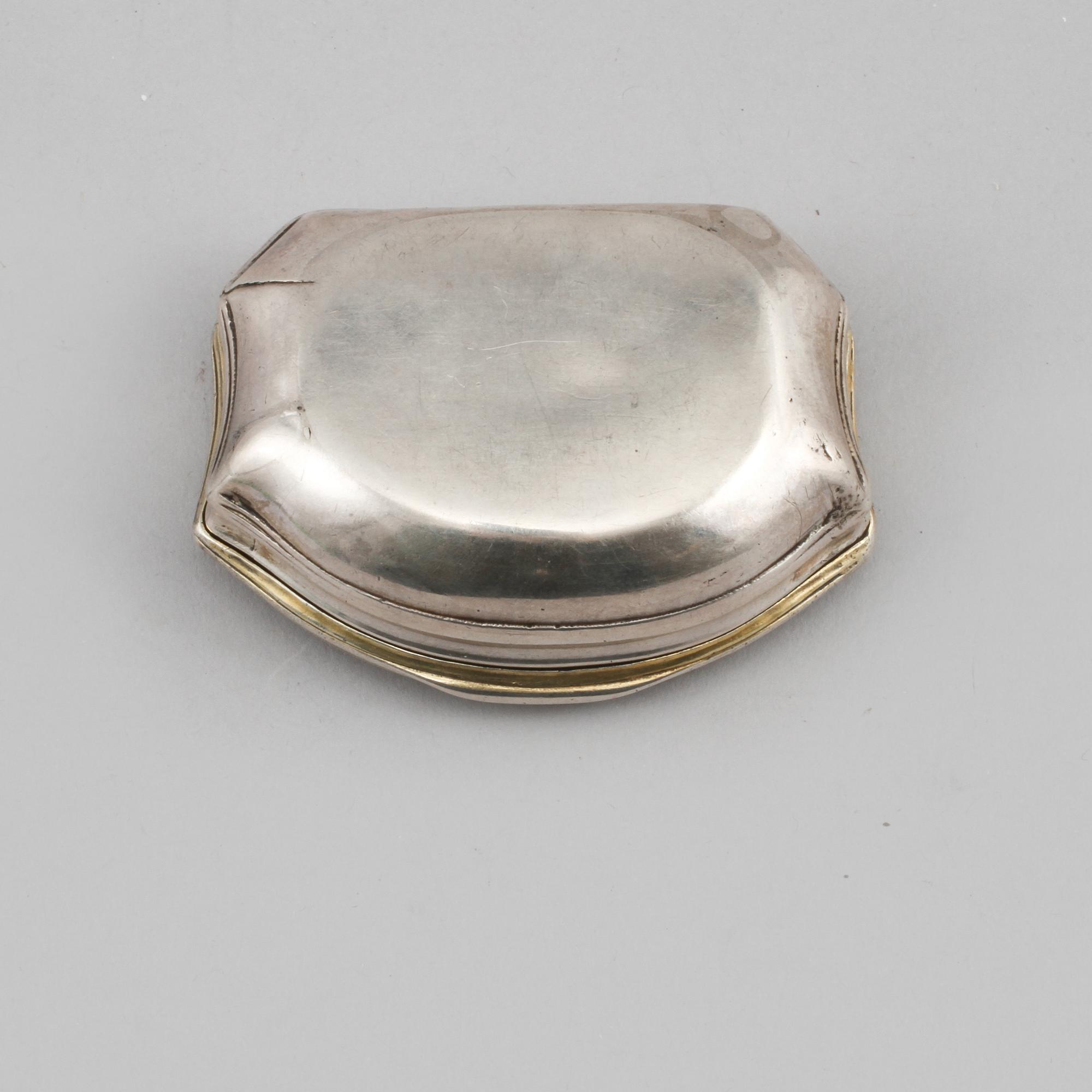 DOSA, silver, rokoko, omkring 1700-talets mitt, vikt 84 gram.