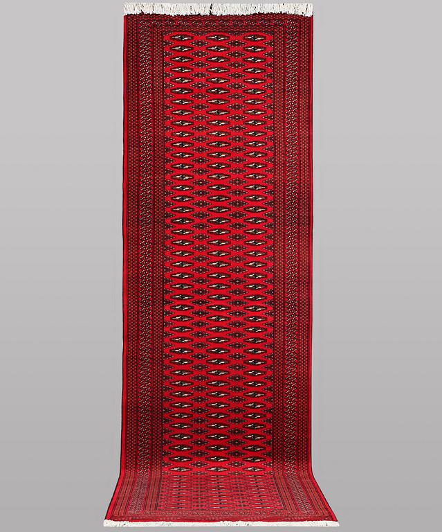 A runner carpet, Beludj, ca 385 x 106 cm.