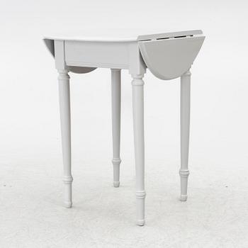 Side table with flaps. 19th century.