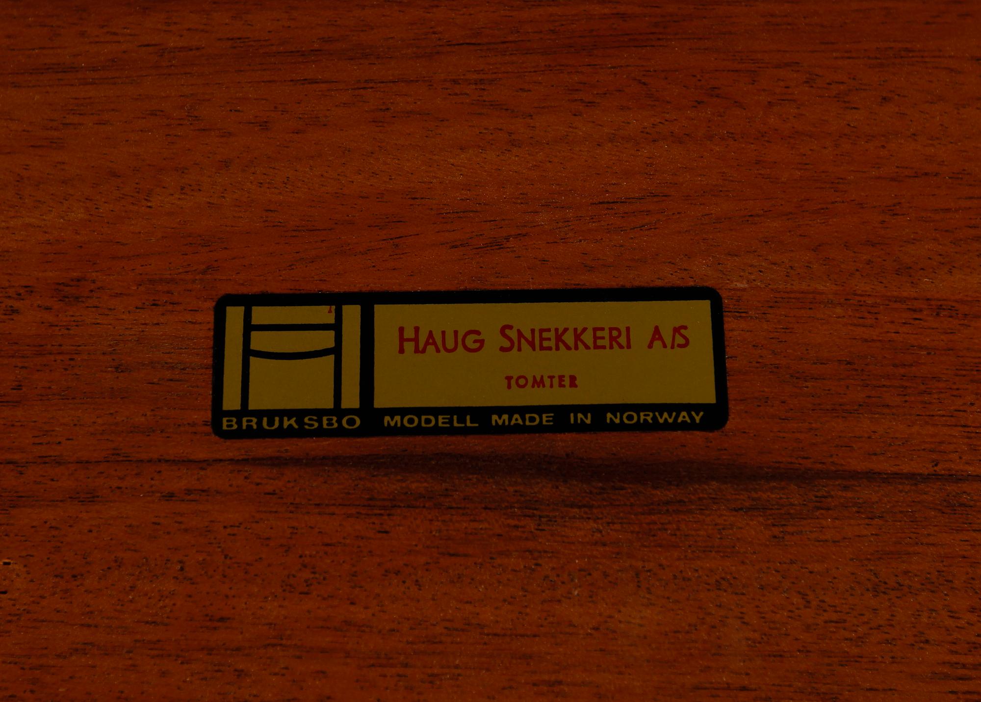 SOFFBORD, Torbjörn Afdal, Haug Sniekkeri, Bruksbo, Norge, 1960-tal.