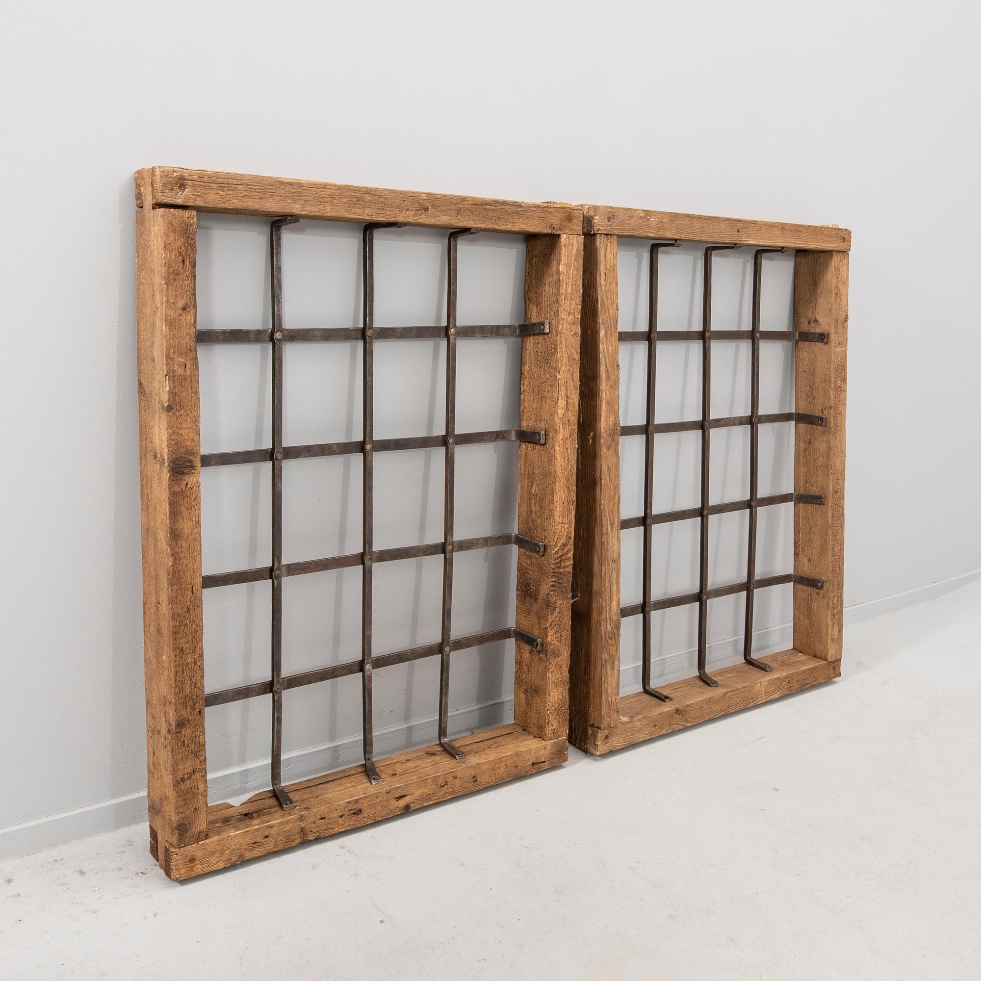 Fence sections 2 pcs and window grilles 2 pcs early 20th century.