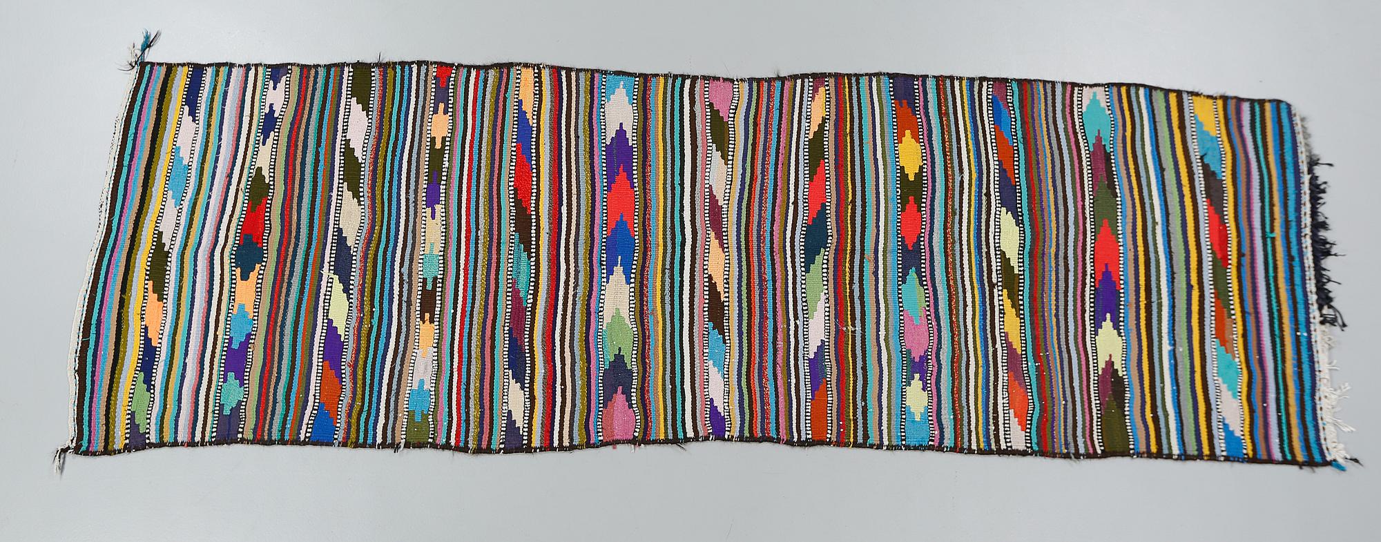 GALLERIMATTA, orientalisk, modern tillverkning, 312 x 98 cm.