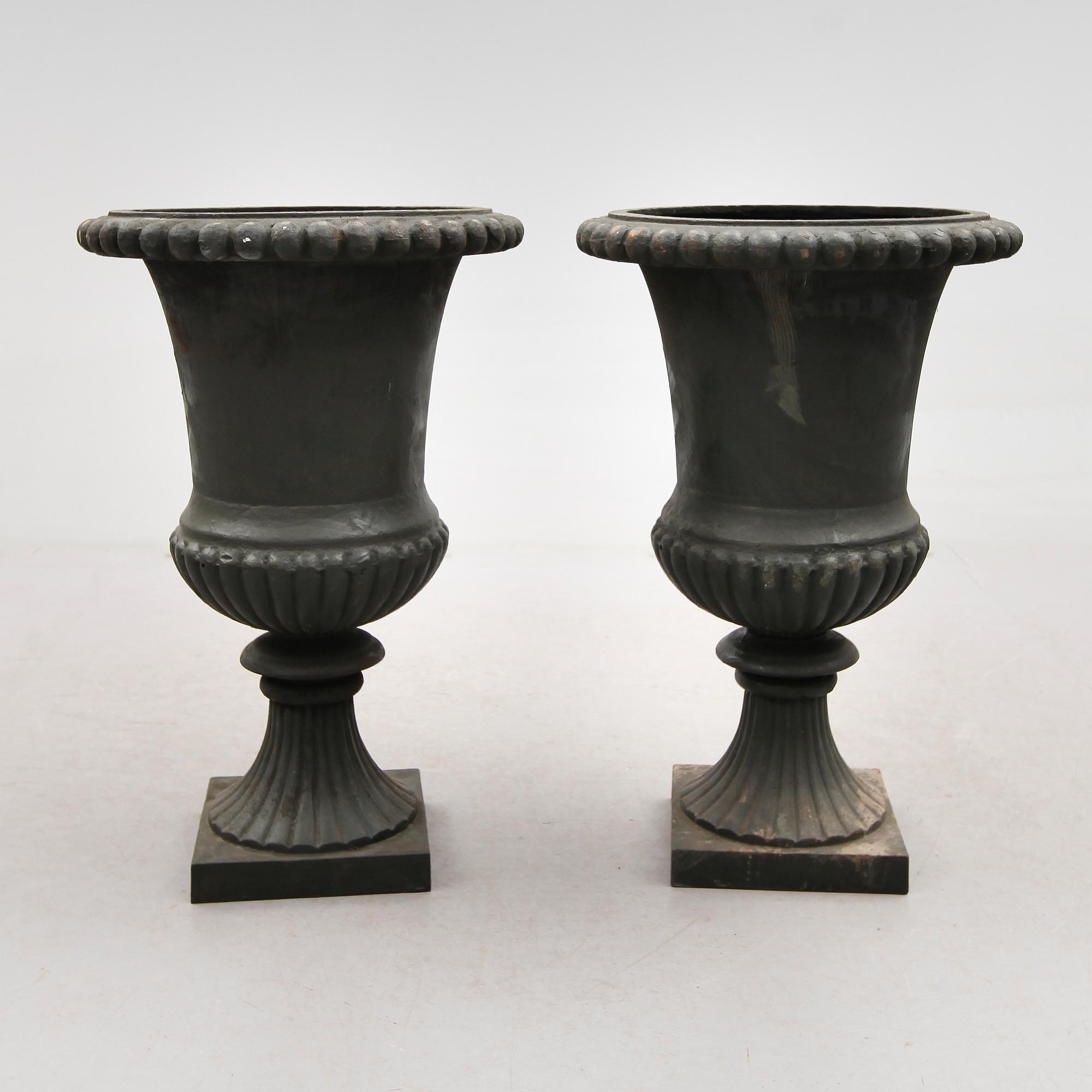 TRÄDGÅRDSURNOR, 1 par, 1900-/2000-tal.