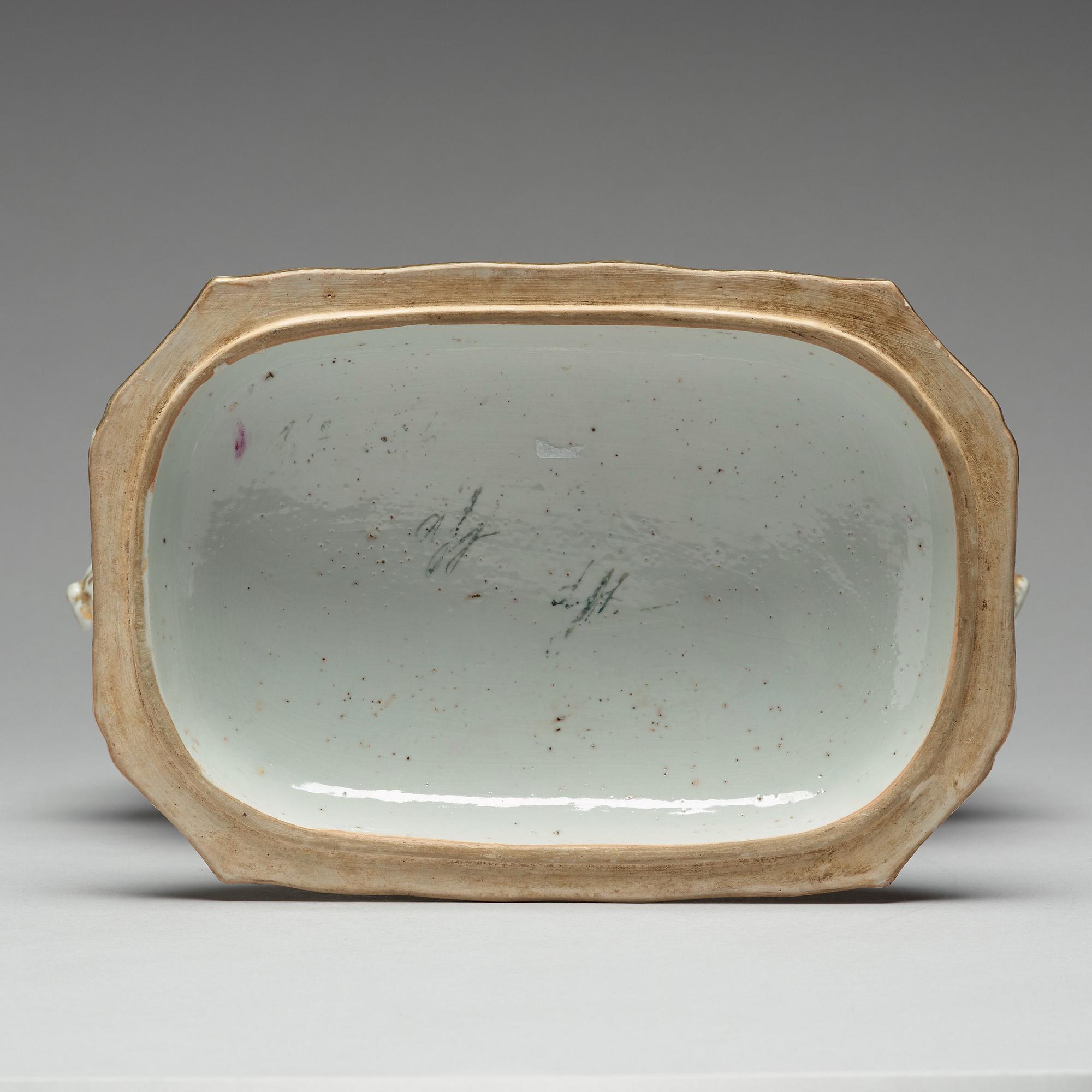 TERRIN med LOCK, kompaniporslin. Qingdynastin, Qianlong (1736-95).