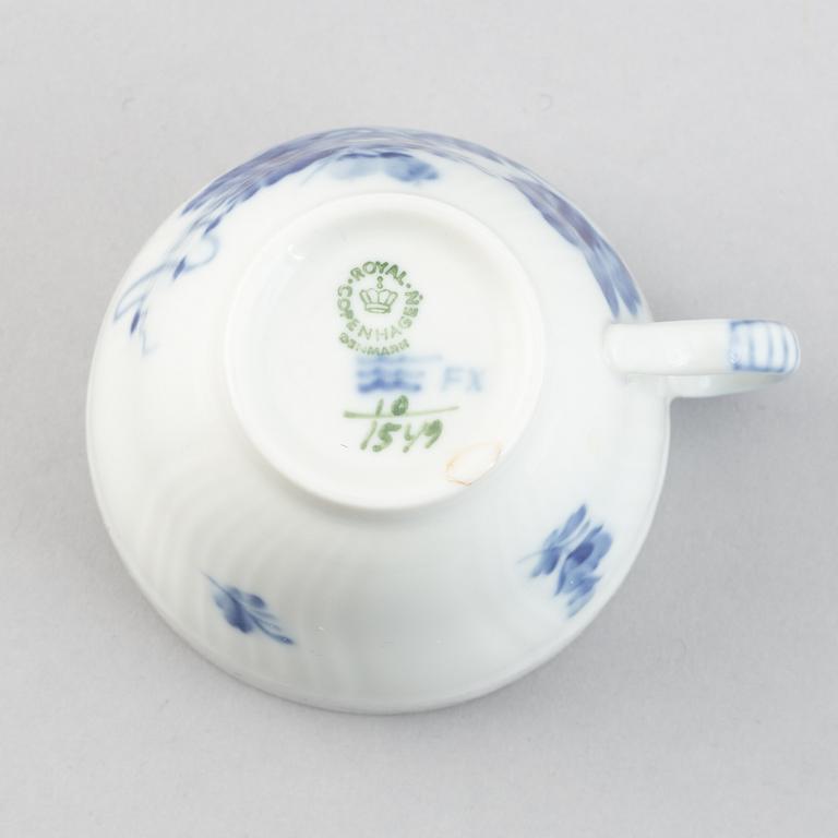 36 pieces, Royal Copennhagen,  "Blå blomst", Denmark.