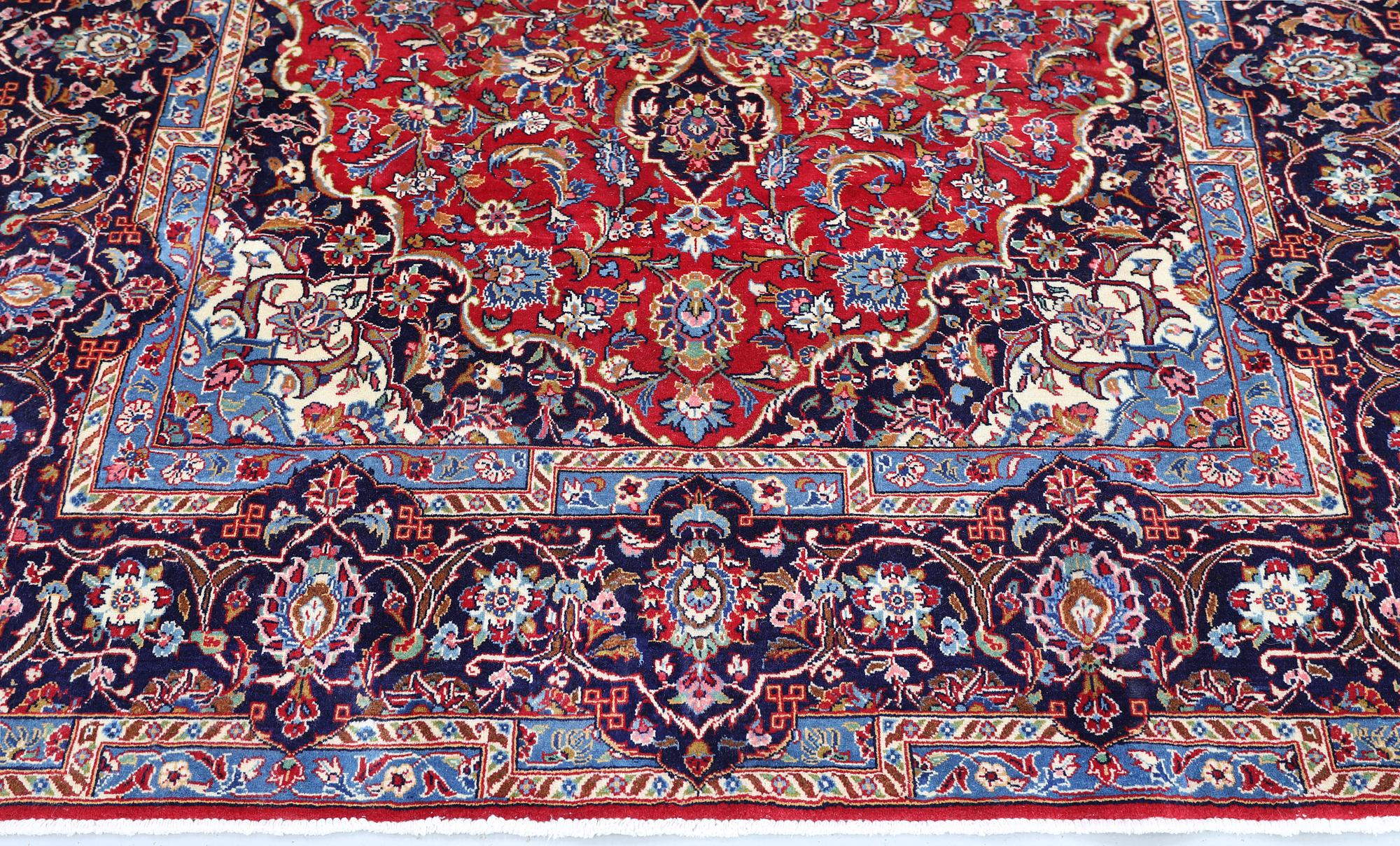 Matta, Keshan, ca 298 x 195 cm.