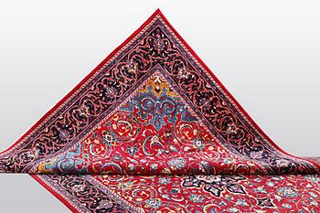 A carpet, Mahal, ca 337 x 207 cm.