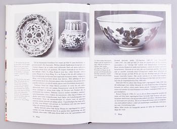 BÖCKER 10 ST, Kinesisk porslin och konsthantverk.