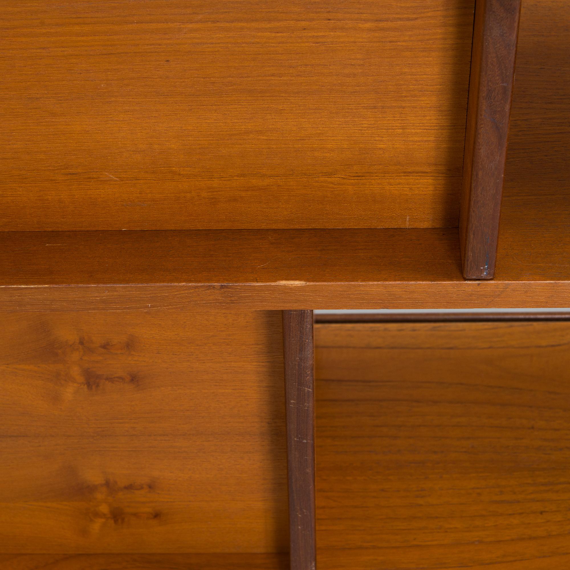 Ilmari Tapiovaara, kirjahylly, "Pala" valmistaja Asko 1900-luvun puoliväli.