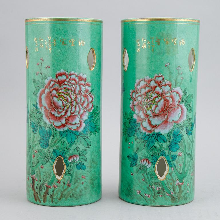 A pair of Chinese famille rose hat stands, 20th century.