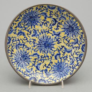 FAT, porslin, tennmontering, märkt Hong Kong, 1920-30-tal.