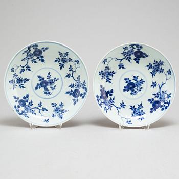 A pair of cappuciner brown and blue and white glazed dishes, Qing dynasty, Qianlong (1736-95).