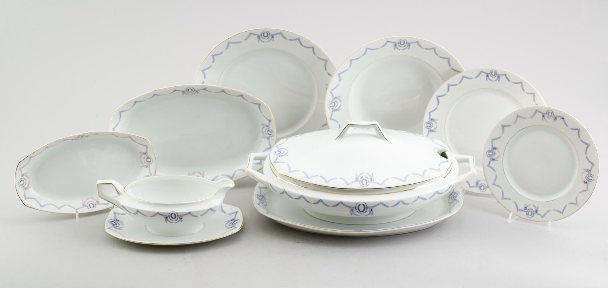 MATSERVIS, 49 delar, porslin, 1900-talets första hälft.