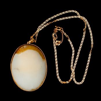 COLLIER MED KAMÉ, 18 k guld, kamé JP Stockholm 1944. Total vikt 18 g.