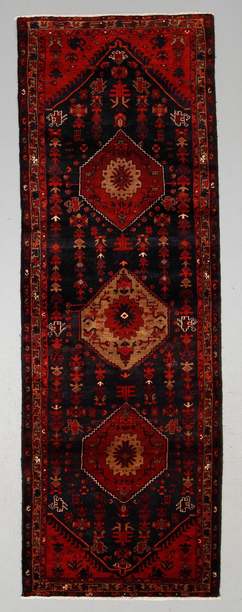 MATTA, Saveh, ca 315 x 107 cm.