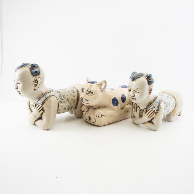 Head cushions 3 pcs China 20th century porcelain.