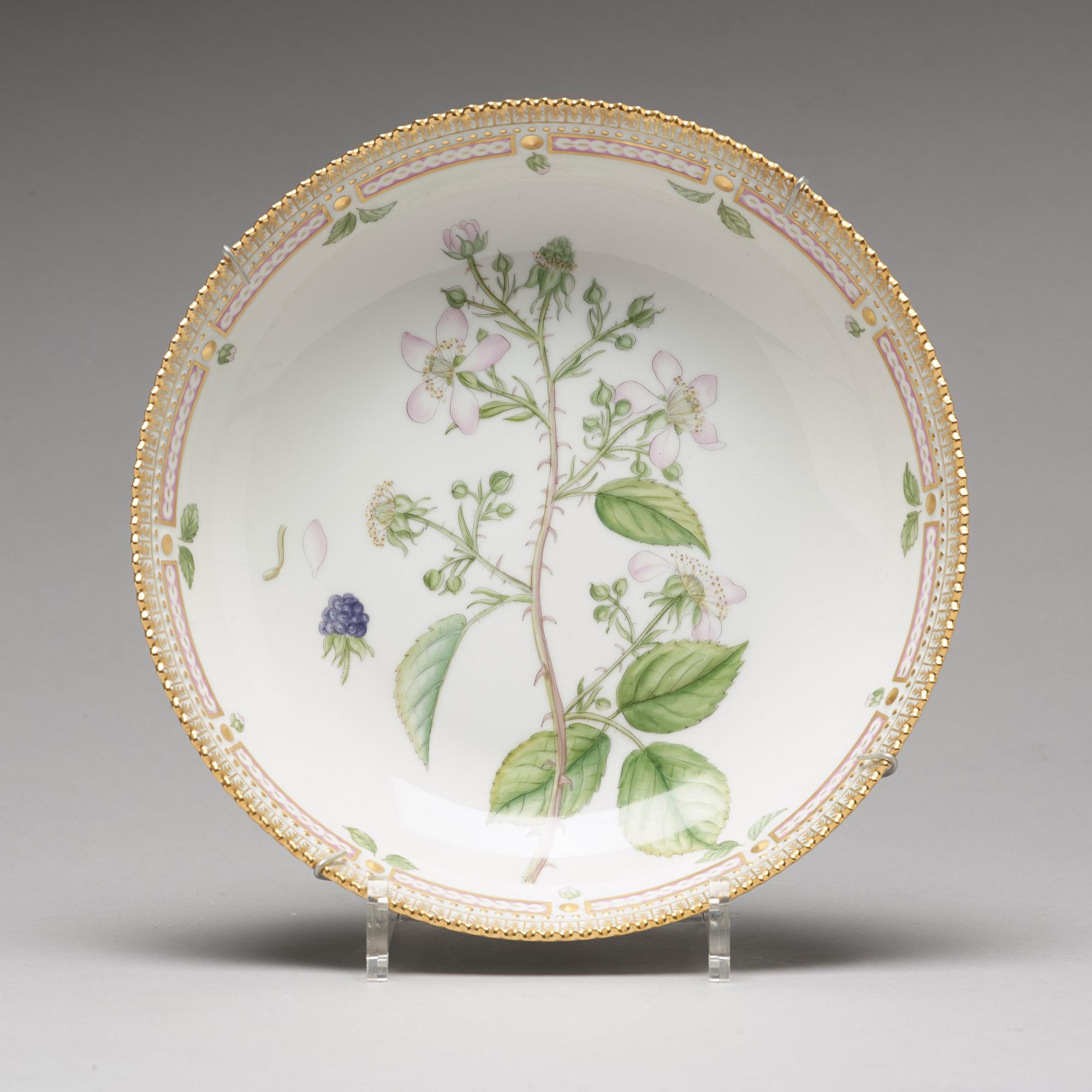 A set of five Royal Copenhagen 'Flora Danica' dishes, Denmark, 20th Century.