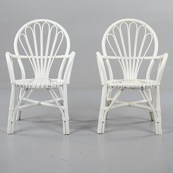 KORGSTOLAR, ett par, 1900-talets andra hälft.