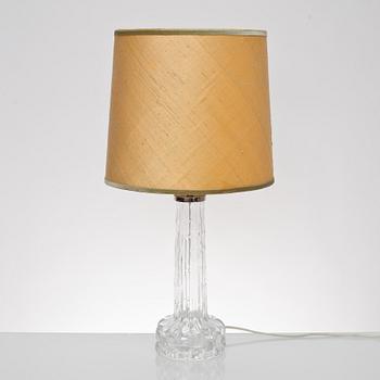 BORDSLAMPA, glas, design Carl Fagerlund, Orrefors. 1900-talets andra hälft.