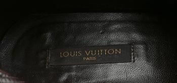 SKOR, Louis Vuitton.