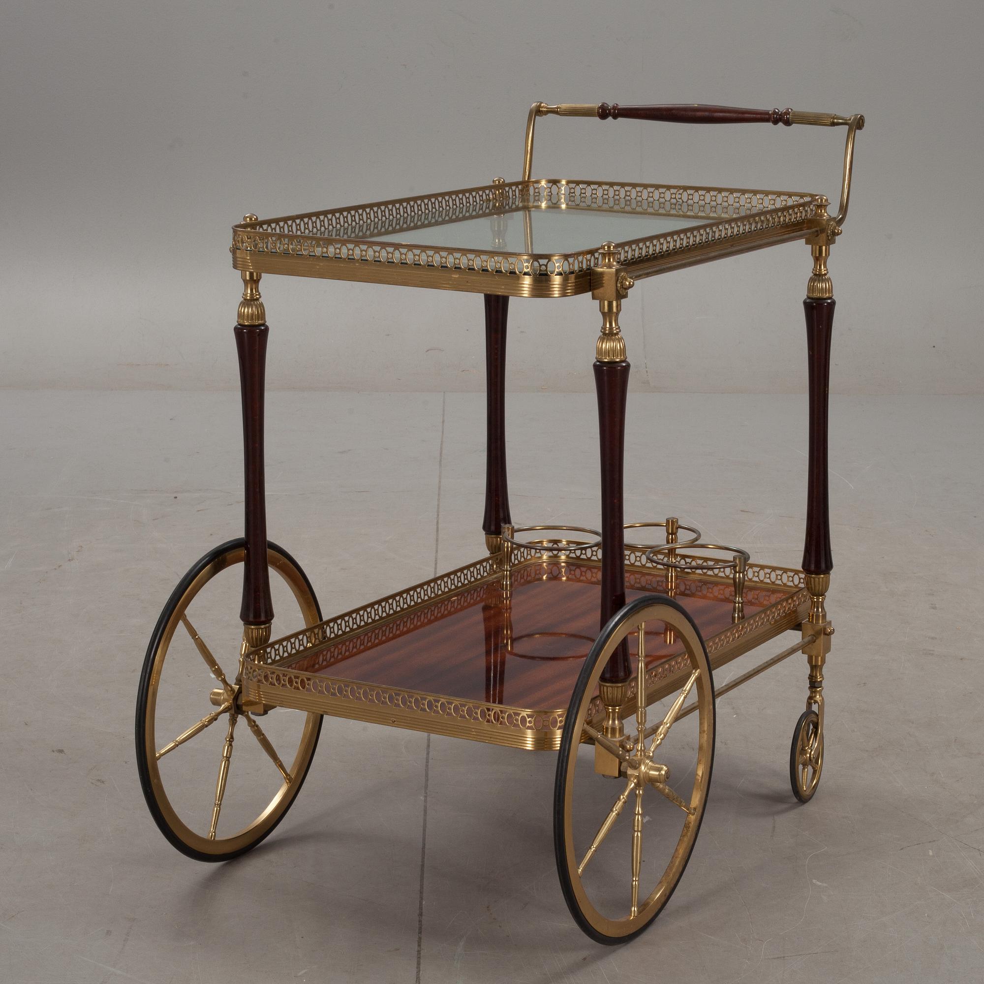 SERVERINGSVAGN, 1900-talets andra hälft.