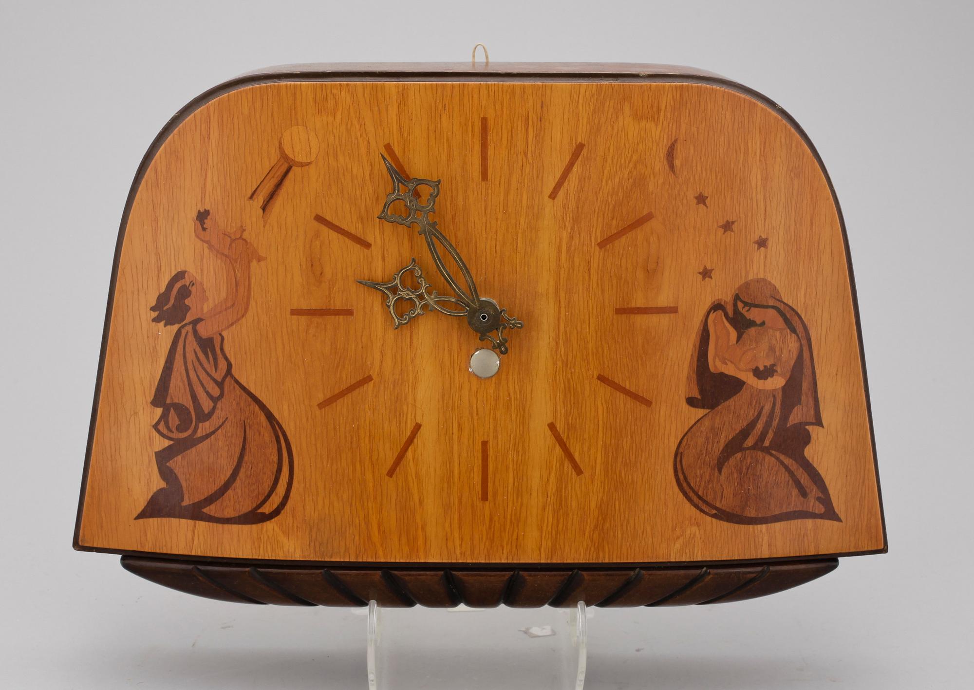 VÄGGUR, 3 st, troligen Mjölby Intarsia, 1900-talets första hälft.