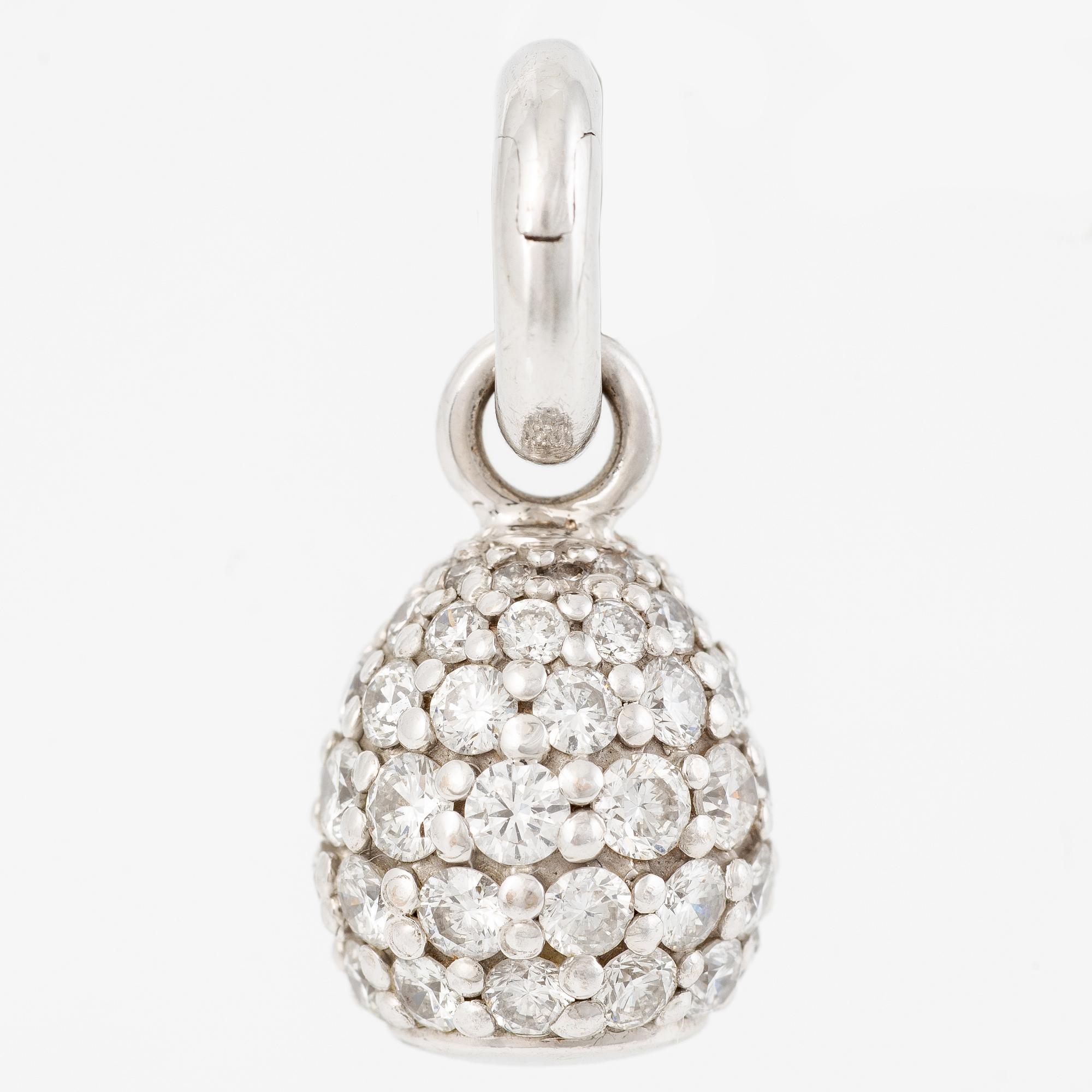 Ole Lynggaard, Pendant, "Sweet drops" 18K white gold with brilliant-cut diamonds.