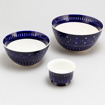 ULLA PROCOPÉ, a part 'Valencia' coffee and dinner service, from Arabia, Finland (85 pieces).