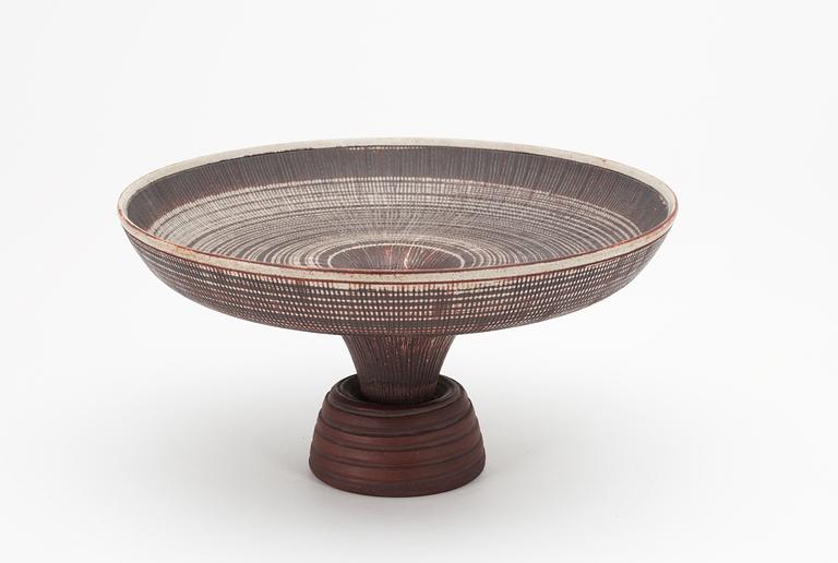 A Wilhem Kåge 'Farsta' footed bowl, Gustavsberg studio 1959.