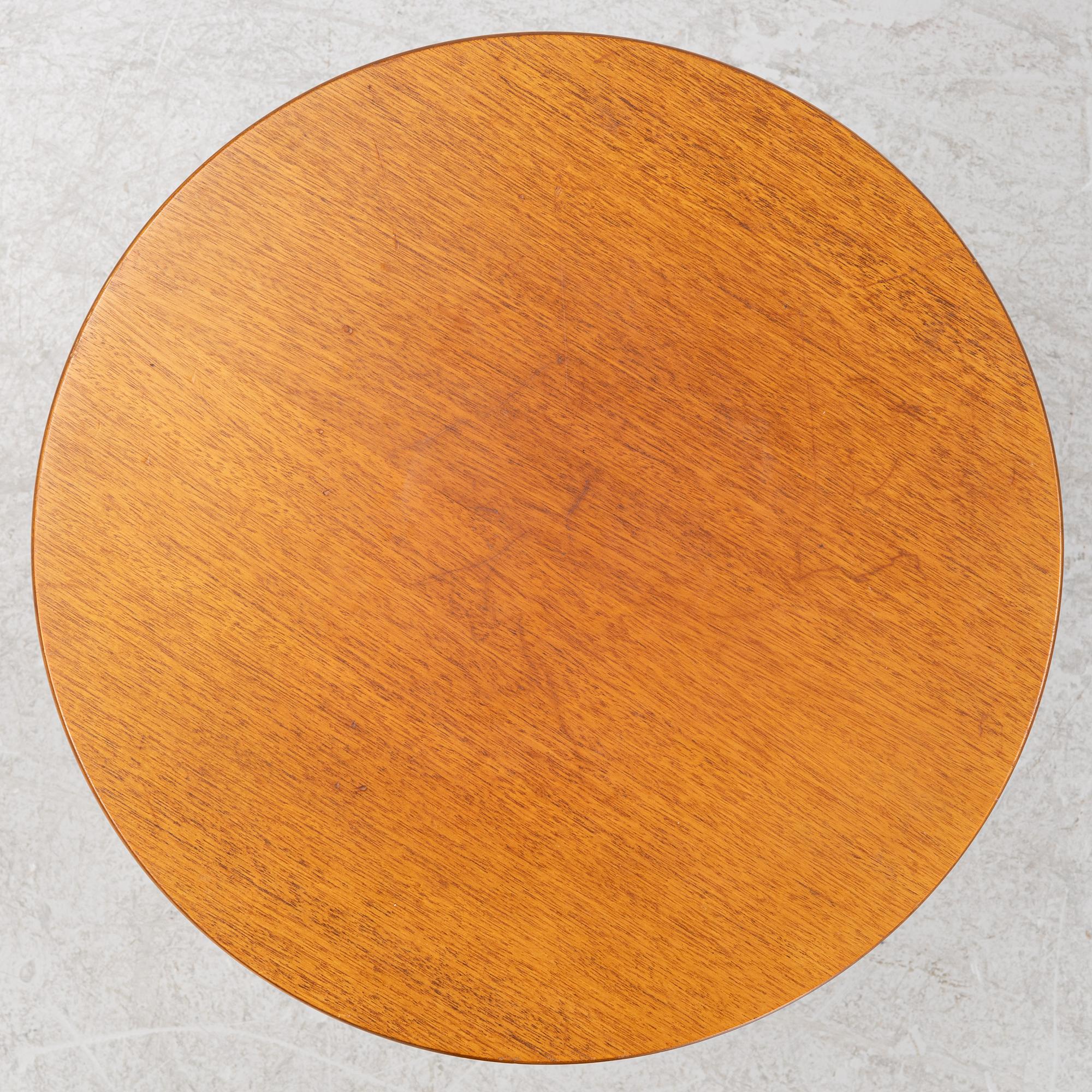 Yngvar Sandström, sidobord, Triva, Nordiska Kompaniet, Nyköping, daterat 1962.