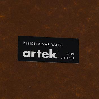 Alvar Aalto, soffbord, 2 st, modeller 90C och 90D, Artek 2012.