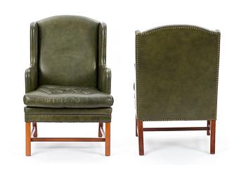 FÅTÖLJER, ett par, Chesterfield-modell, 1900-talets andra hälft.