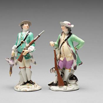 230. FIGURIN, två stycken, porslin. Meissen, jägare, 1700-tal.